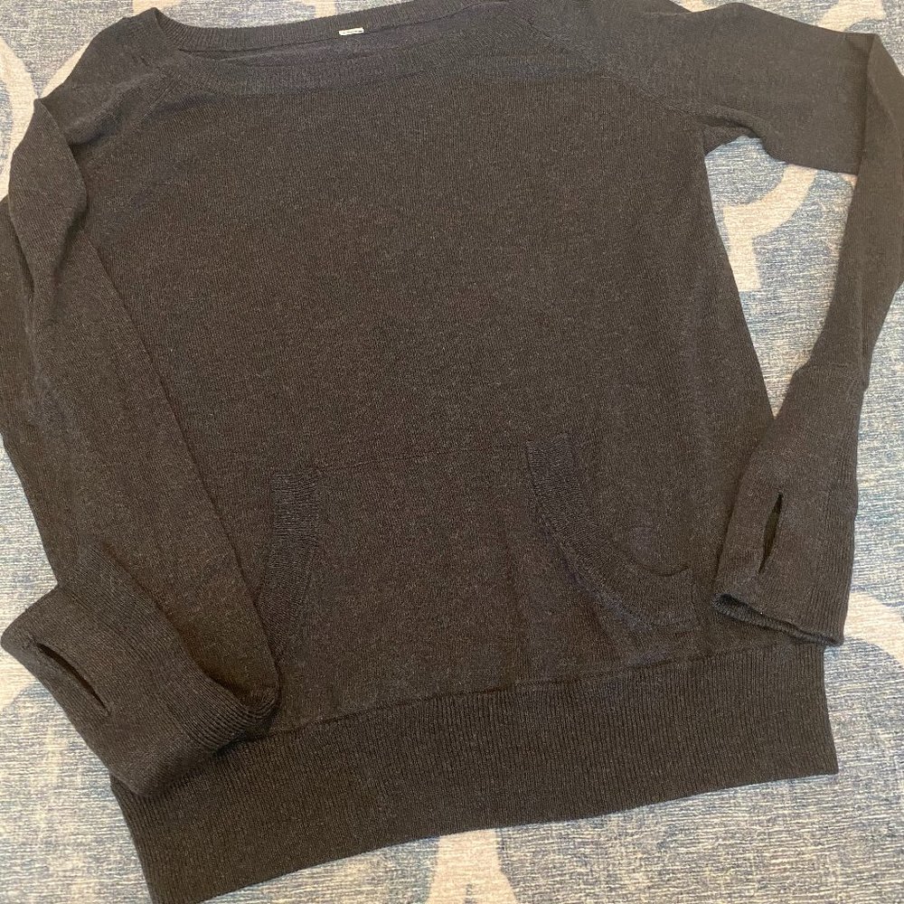 Lulu Lemon Lightweight sweater with thumb holes